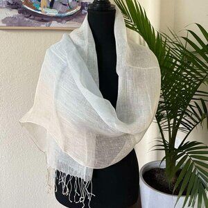 NWT 100% Linen Scarf